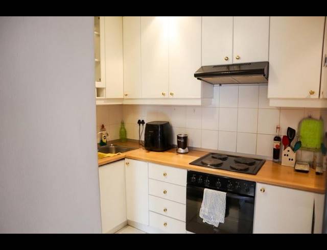 2 BEDROOM PROPERTY TO RENT IN VREDEHOEK